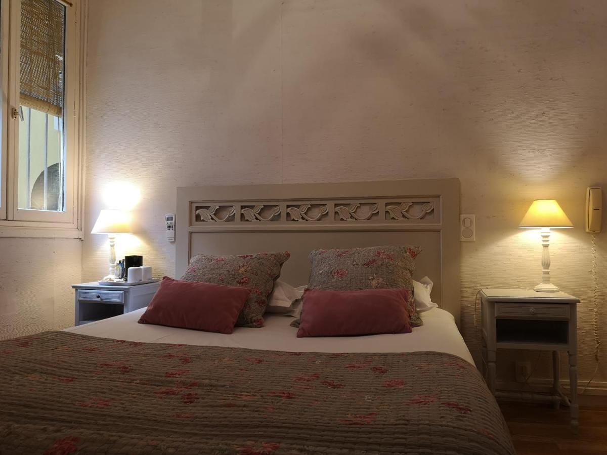 Hotel De L'Amphitheatre Nîmes Dış mekan fotoğraf